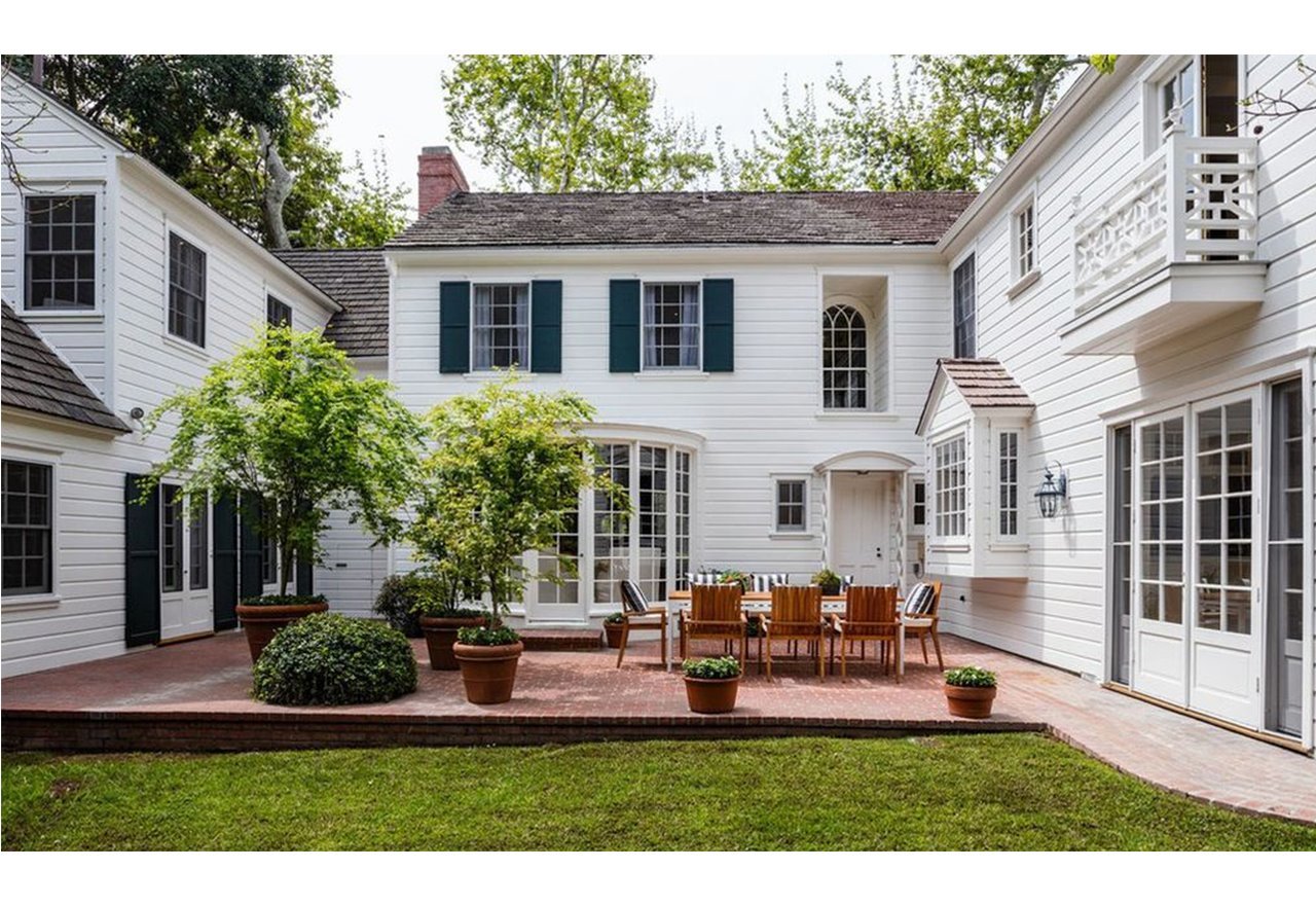 patio-interior-de-la-casa-hermanos-jonathan-y-drew-scott f60caf13 1280x880