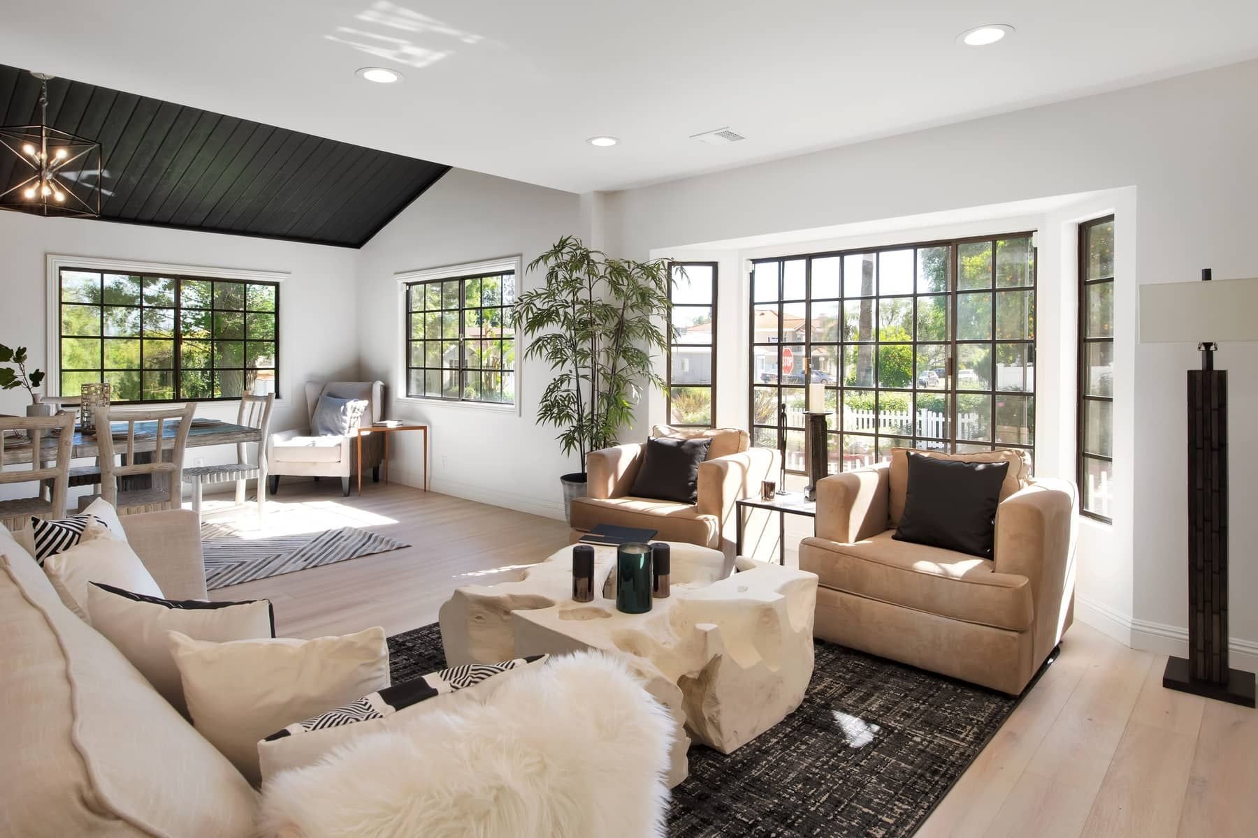 salon-de-la-casa-de-jennifer-lopez-y-alex-rodriguez 50c46197 1800x1200