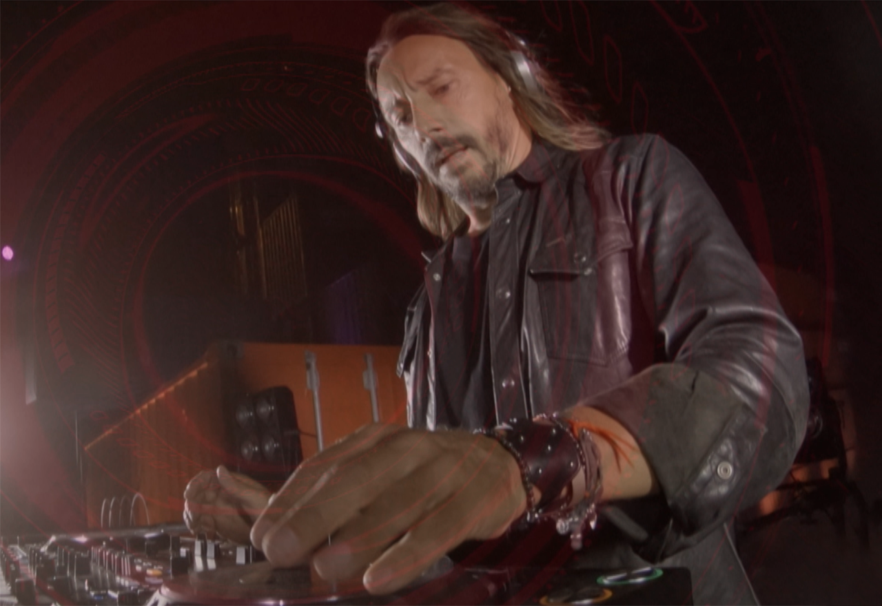 El dj francés Bob Sinclar marcando el pulso palpitante de un show único