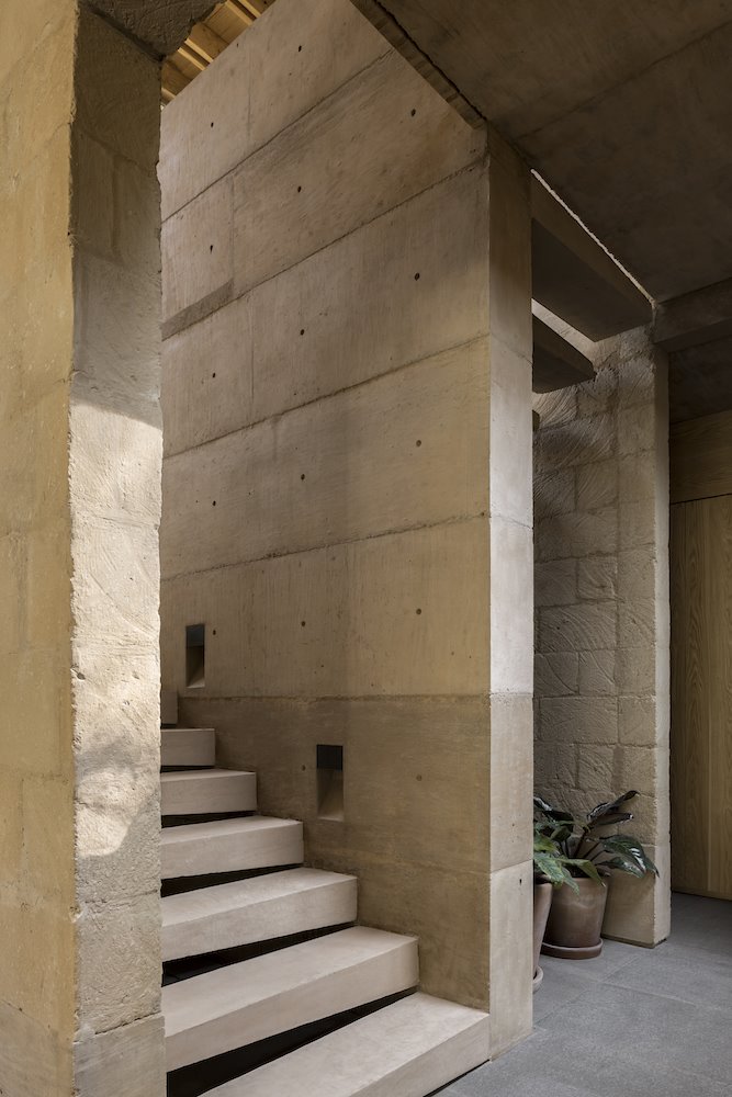 Escaleras de piedra casa arquitecto Hector Barroso en Mexico