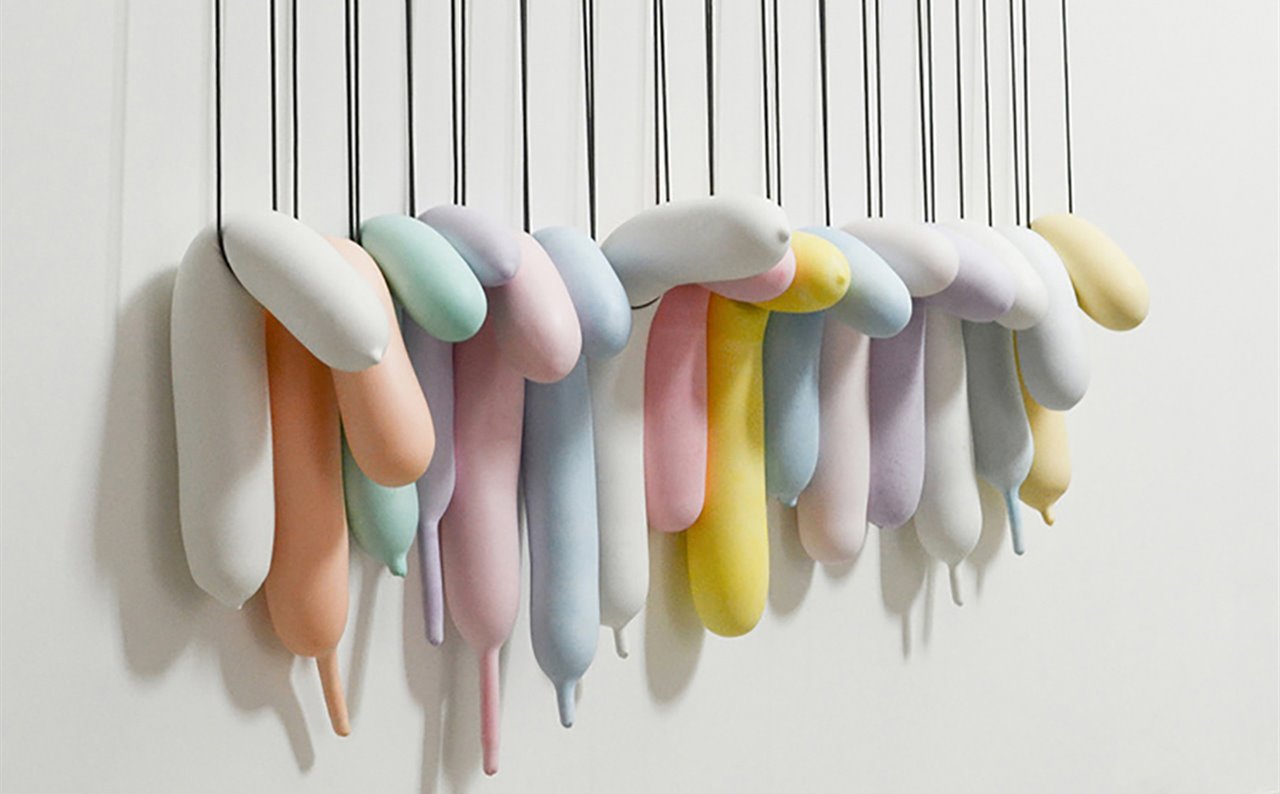 Es la primera vez que trabaja con colores pastel. Estos tonos le atraen y le producen rechazo al mismo tiempo. 