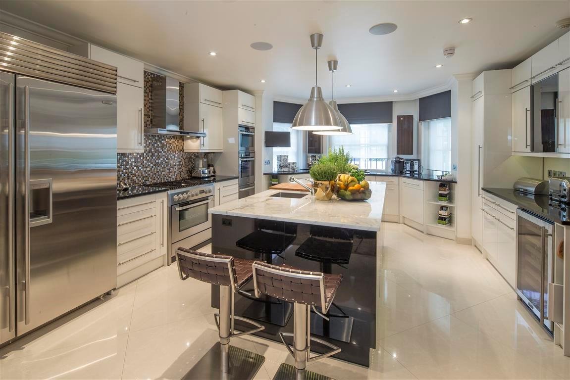 Casa Rihanna en Londres cocina de estilo industrial