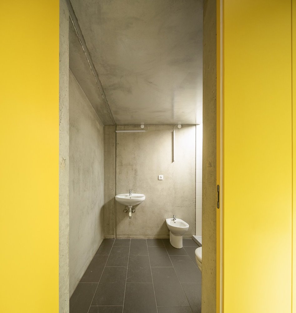 casa prefabricada hormigón vdc samuel gonçalves baño