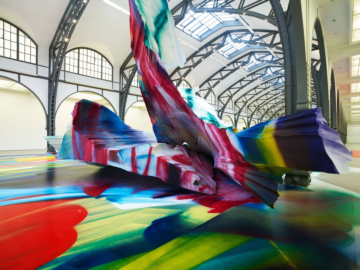 It-Wasnt-Us-2020-acrylic-on-floor-polystyrene-and-bronze-700x2550x5600-cm-Berlin-Hamburger-Bahnhof-–-Museum-für-Gegenwart-2020 4004.012