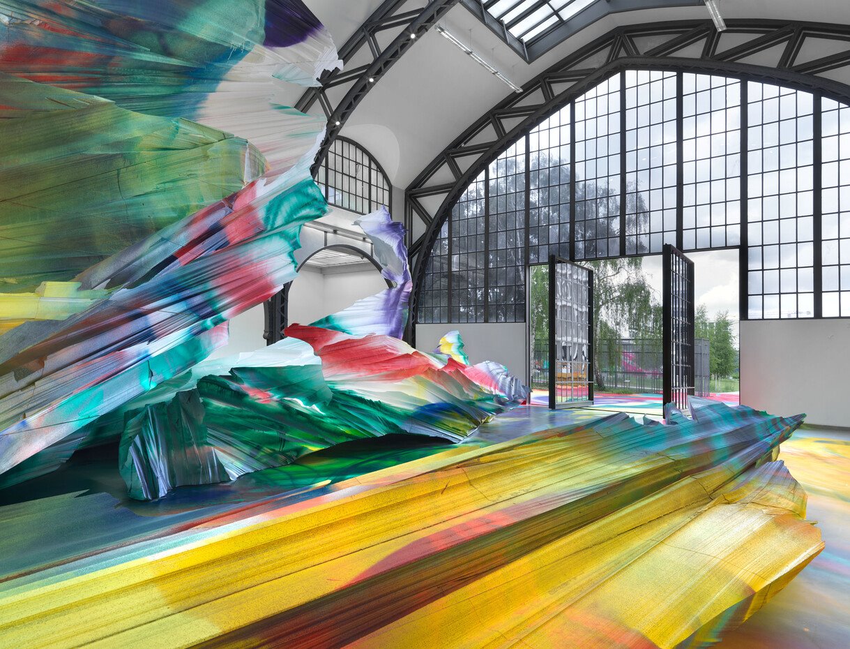 It-Wasnt-Us-2020-acrylic-on-floor-polystyrene-and-bronze-700x2550x5600-cm-Berlin-Hamburger-Bahnhof-–-Museum-für-Gegenwart-2020 4004.028