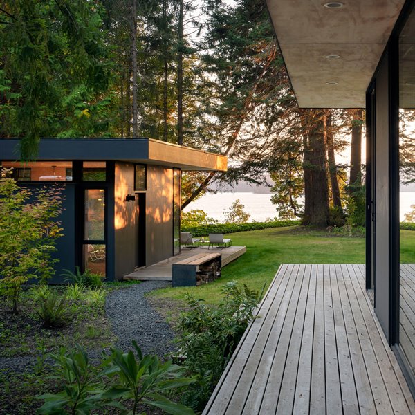 Wittman-Estes Pogue Hood-Cliff 002