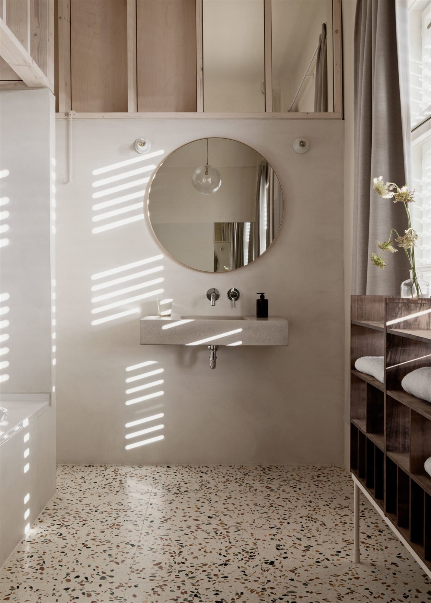 Jonathan-Tuckey-Design-Michelberger-Hotel-Berlin-Espejo-Baño