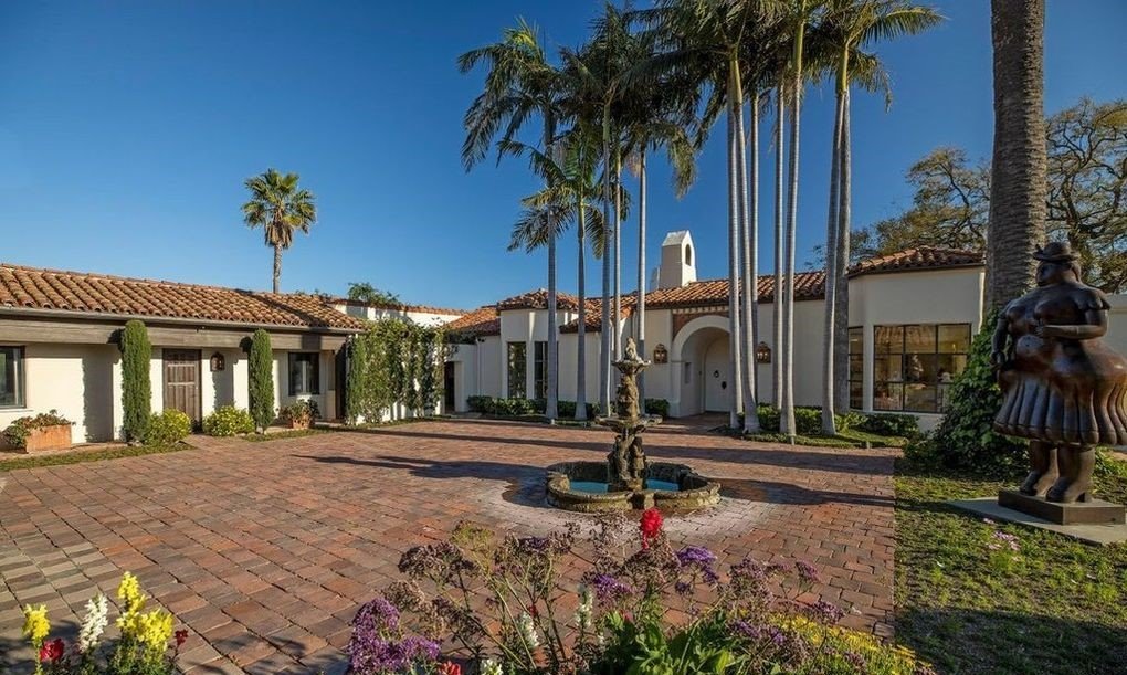 Casa Katharine Hepburn con fuente en la entrada