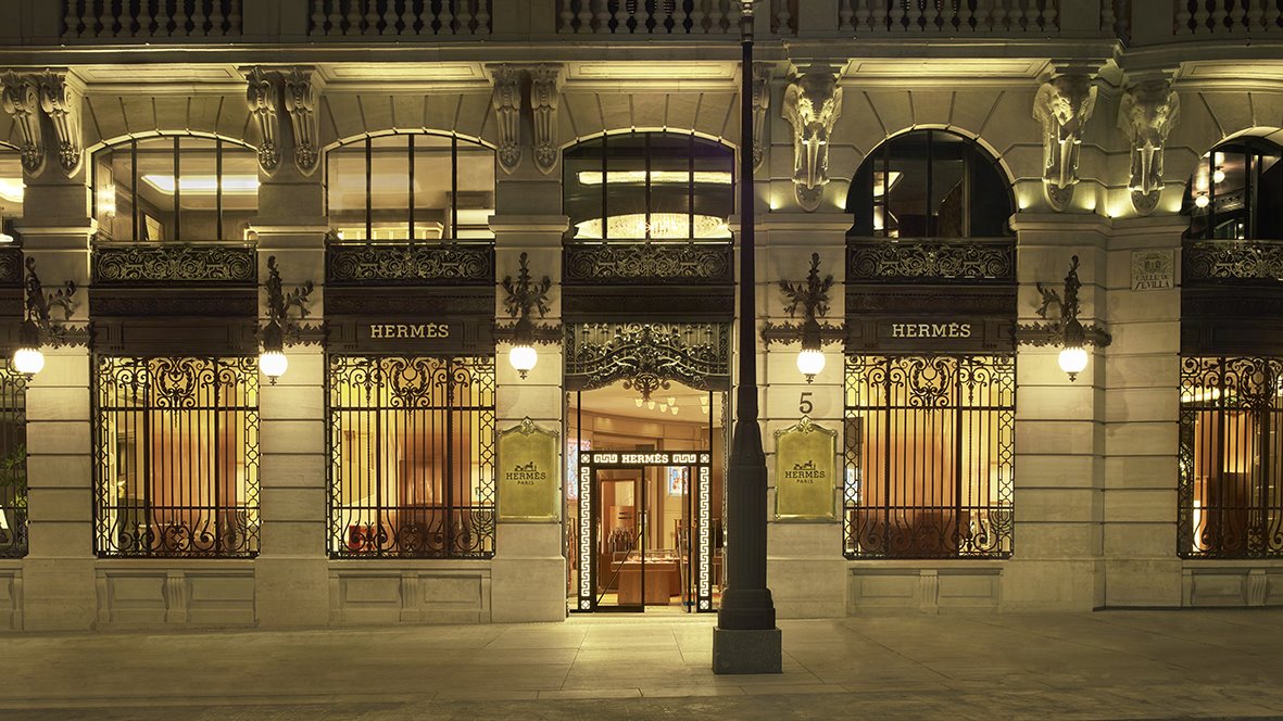 Hermès Galería Canalejas entrada noche