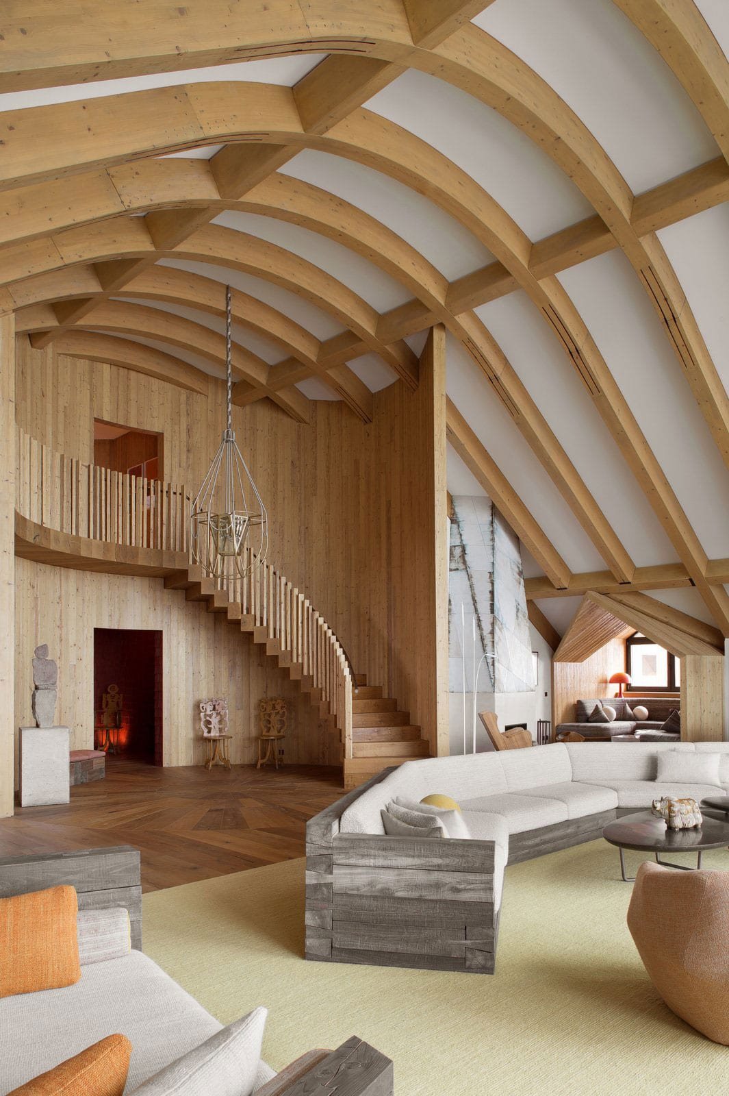 Casas montaña nieve 1 interior arcos madera. Chalet en los Alpes suizos de Pierre Yovanovitch