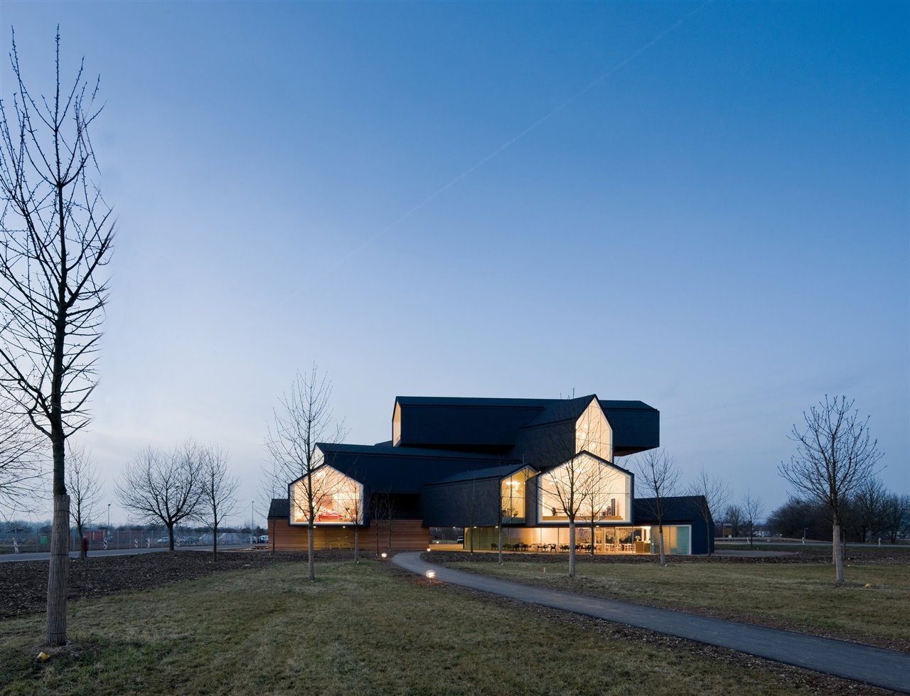 VitraHaus diseñado por Herzog & De Meuron en el Campus Vitra de Weil am Rheim, Alemania