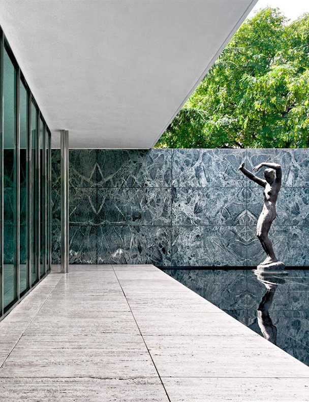 ¿Sabes en qué icónico edificio de Barcelona se inspira la última película de Antonio Banderas y Penélope Cruz?