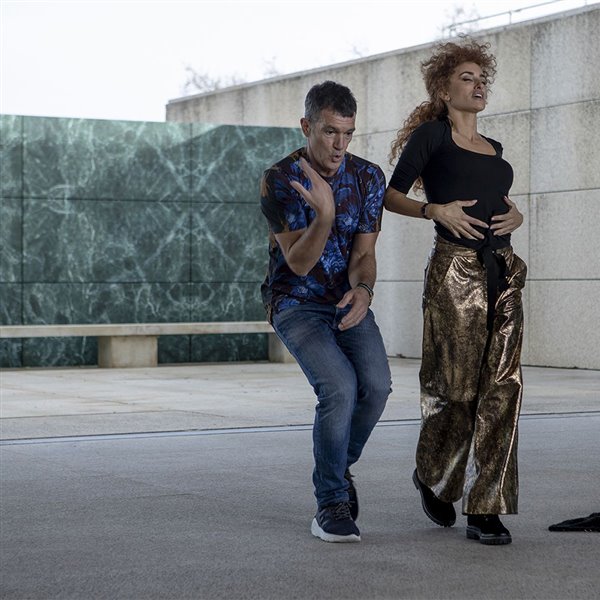 ¿Sabes en qué icónico edificio de Barcelona se inspira la última película de Antonio Banderas y Penélope Cruz?