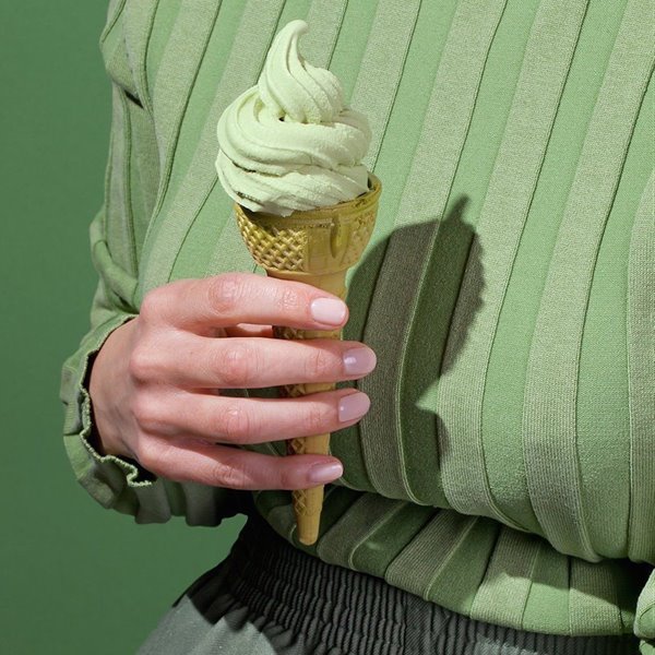 'Wardrobe Snacks' es la serie de fotografías que linka la comida con la ropa