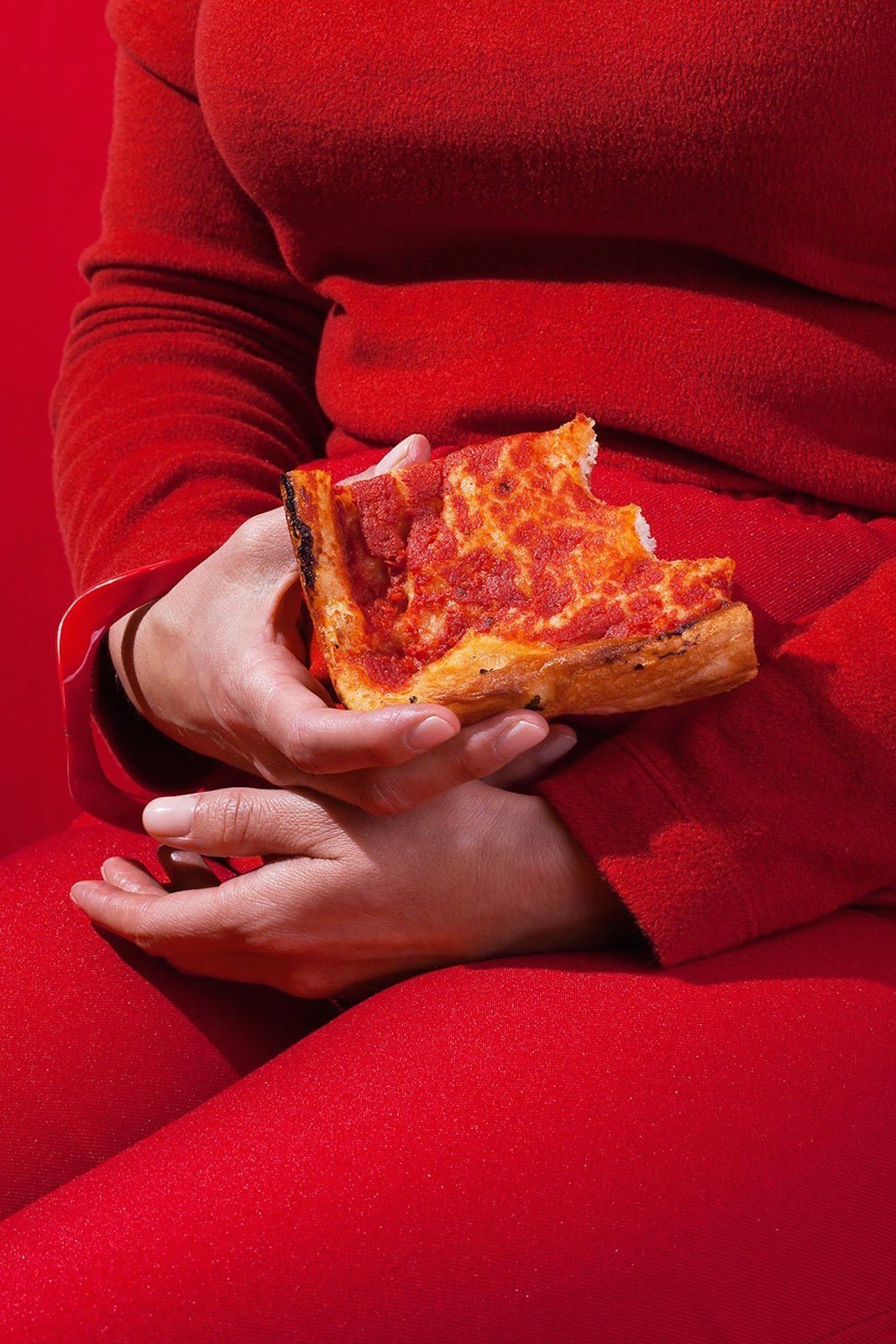 Wardrobe Snacks foto kelsey-mcclellan pizza roja