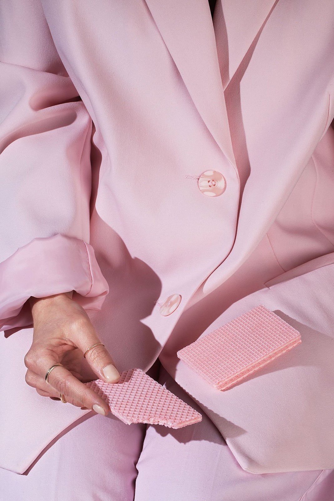Wardrobe Snacks foto kelsey-mcclellan tableta rosa
