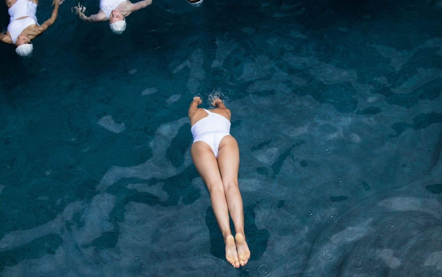 Instagram Emma Hartvig The Swimmers 8