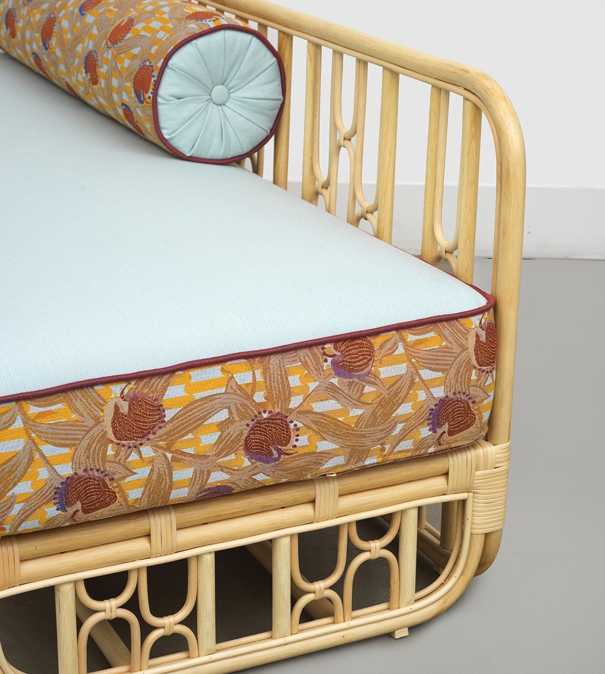 "He tomado un enfoque completamente nuevo del trabajo de Matisse para transformarlo de un lienzo bidimensional a un objeto decorativo”, comenta la diseñadora italiana.