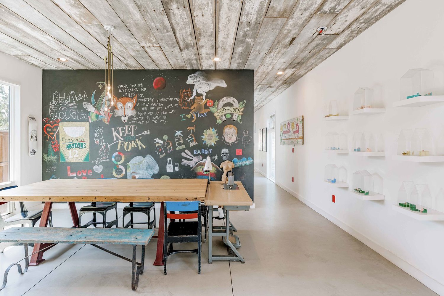 casa prefabricada con contenedores boulder comedor
