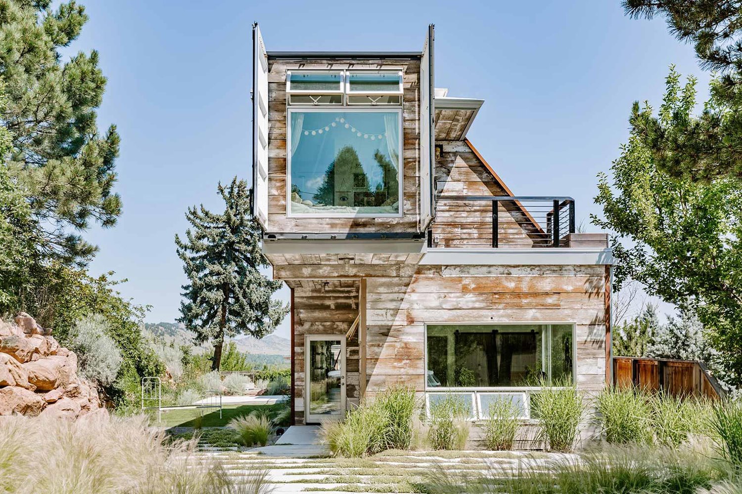 casa prefabricada con contenedores boulder exterior 01