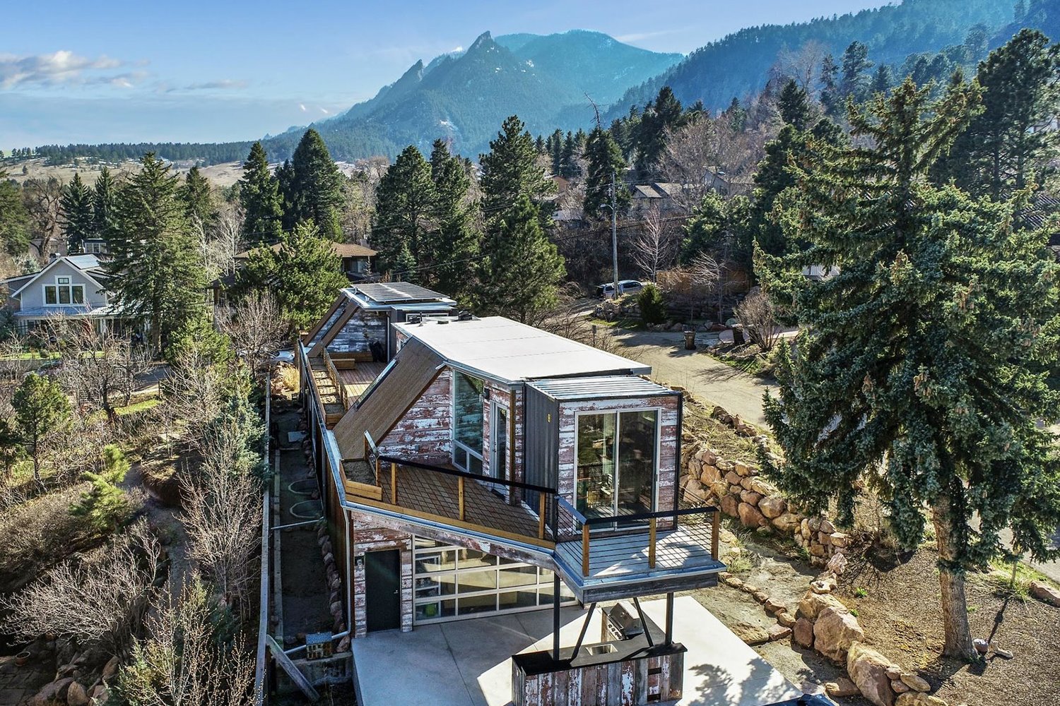 casa prefabricada con contenedores boulder exterior 04