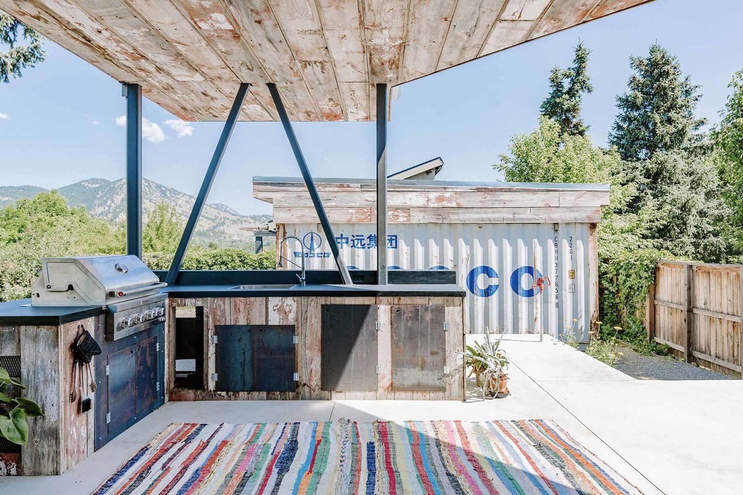 casa prefabricada con contenedores boulder terraza
