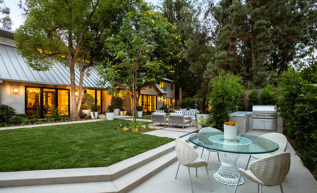 Comedor exterior jardin barbacoa casa cameron diaz