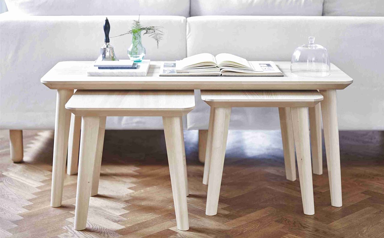 En 2017 IKEA ideó un sistema de montaje llamado wedge dowel (clavija de cuña) que no requiere herramientas. La primera colección en incorporarlo fue Lisabo, en la imagen.