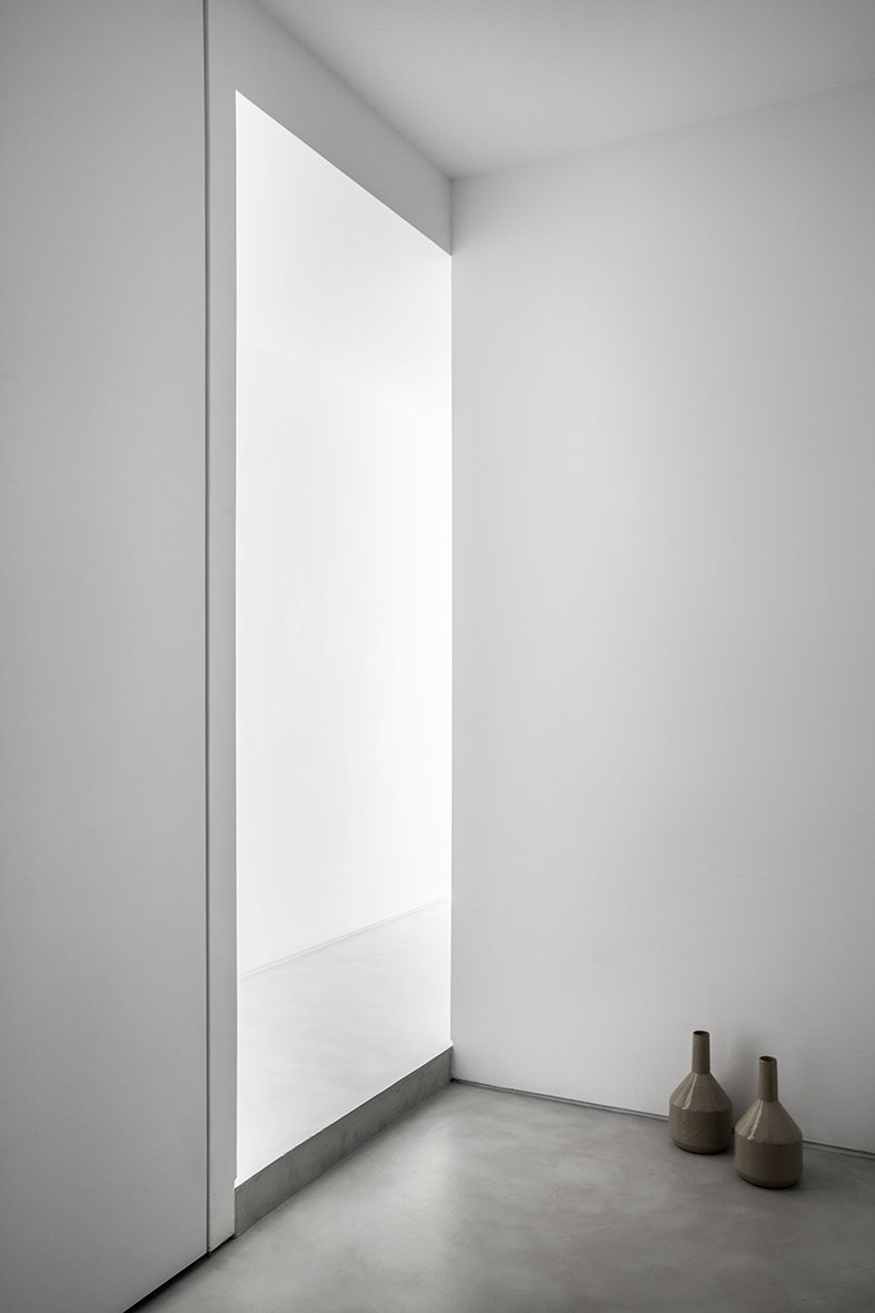 Piso Donosti Blanco Beige rincon jarrones