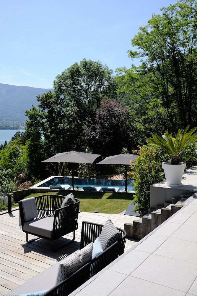 Casa moderna en la montaña con piscina
