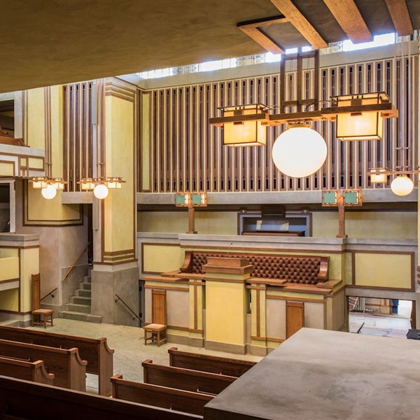 Brad Pitt nos hace una visita guiada por el Unity Temple de Frank Lloyd Wright