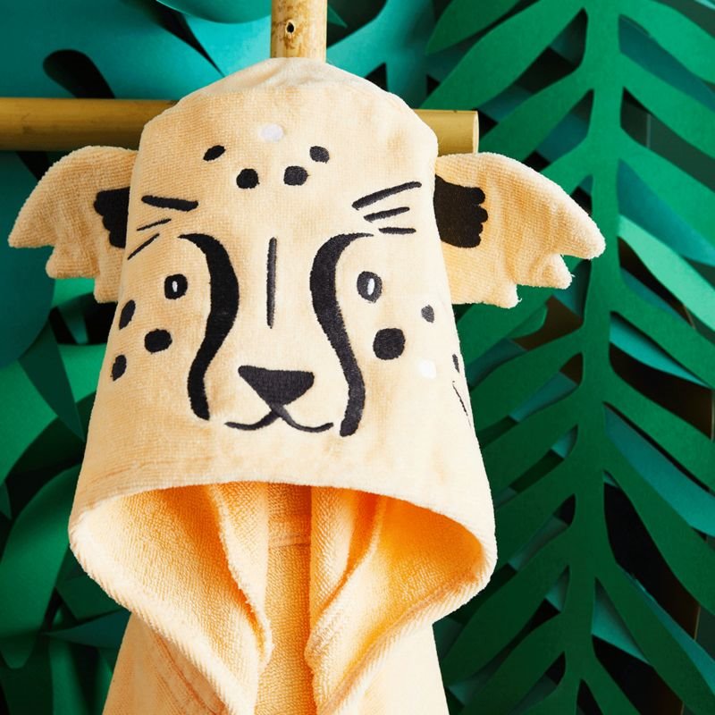 Jane-Goodall-Crate&Barrel-4