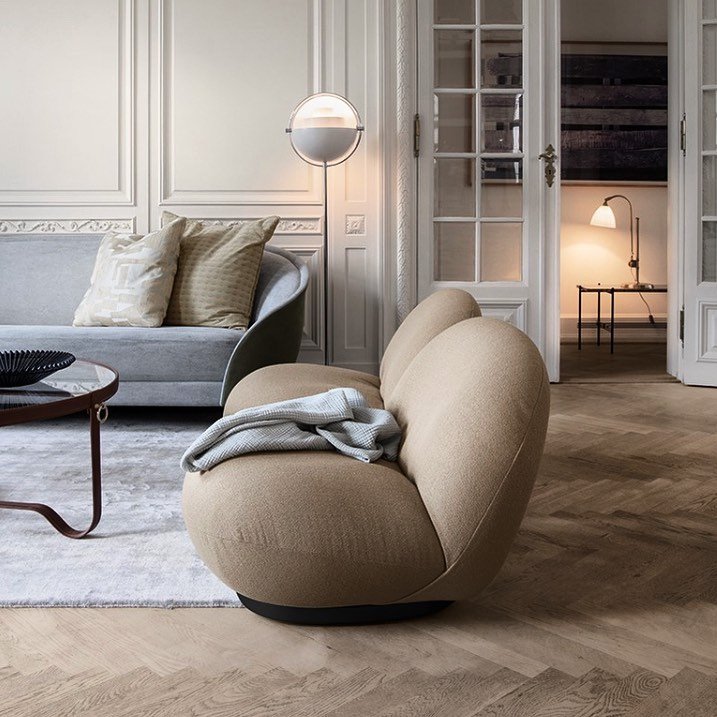 Sofa pacha de Gubi a la venta en Moises Showroom