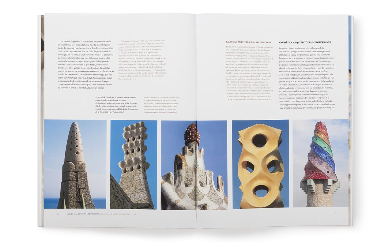Libro de estudios con imágenes de chimeneas en los proyectos de Gaudí.