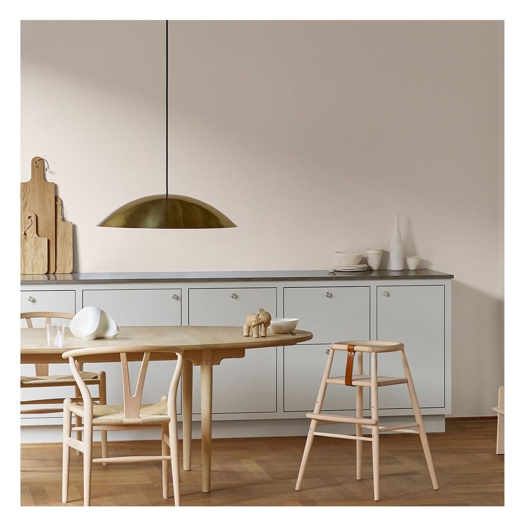 Sillas y trona de Carl Hansen a la venta en Ambientedirect