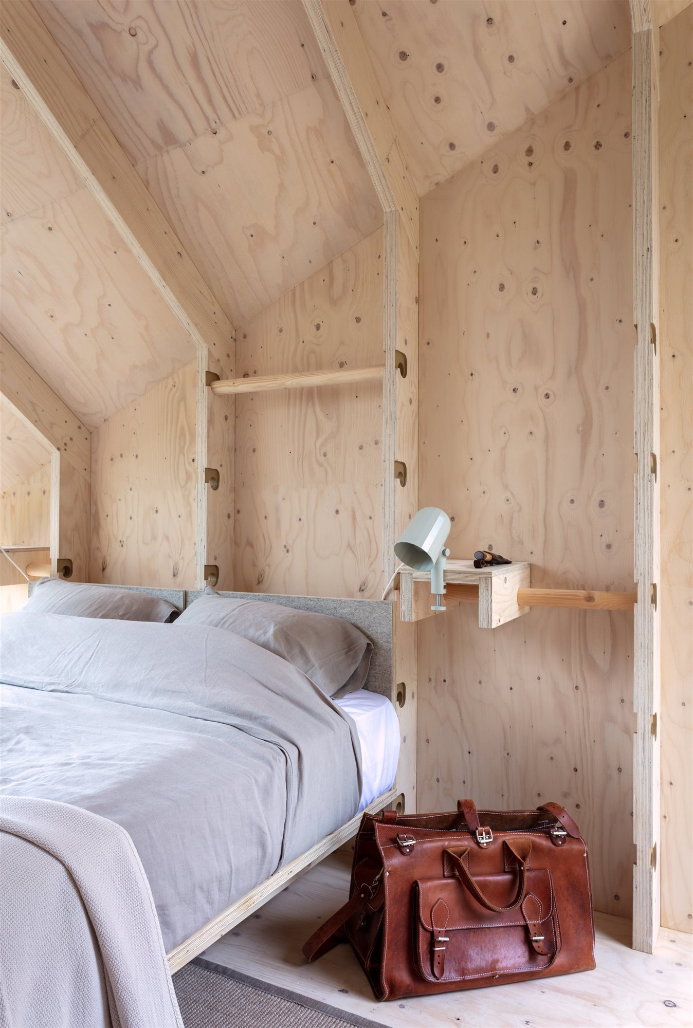 Una casa moderna madera prefabricada y portátil para instalar en la