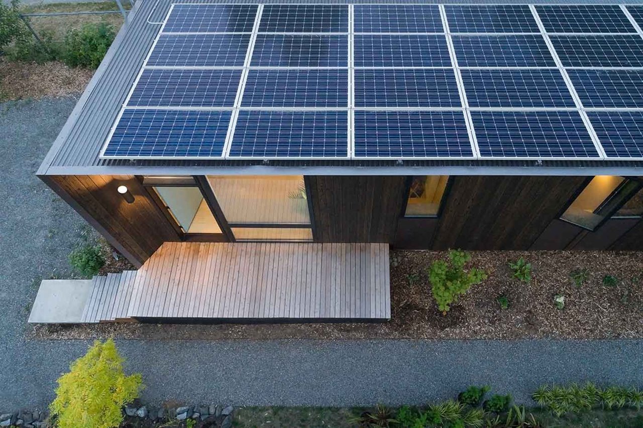 Gracias a su cubierta equipada con paneles fotovoltaicos, producen su propia energía eléctrica para ser completamente autónomas.