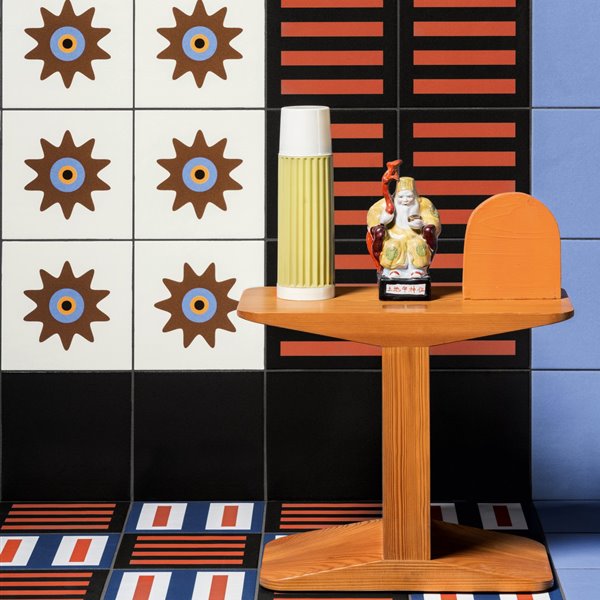 La primera colección de cerámica diseñada por Nathalie Du Pasquier