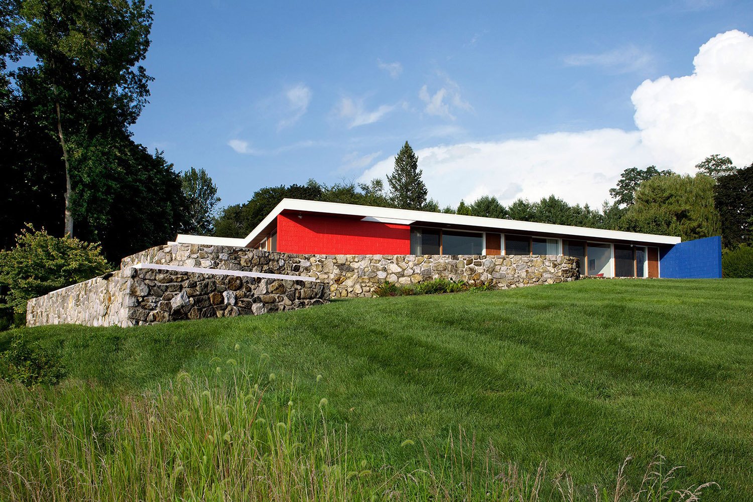 neumann residence Marcel-Breuer-exterior undine-prohl