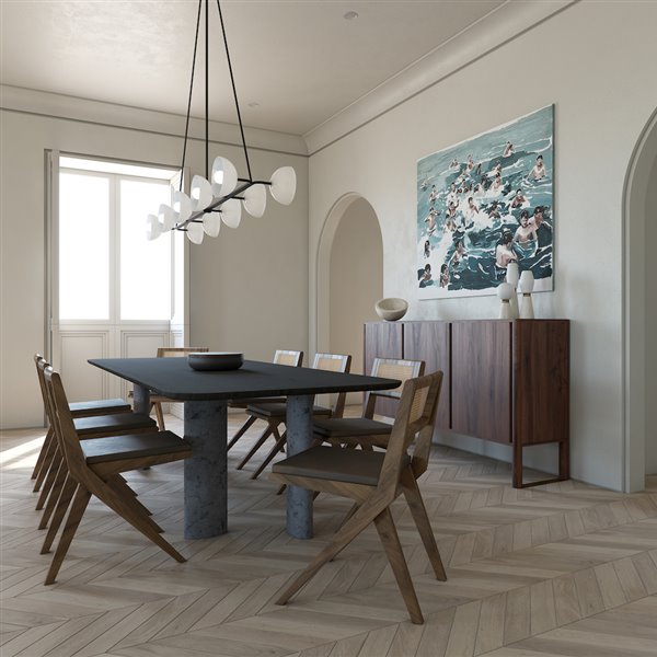 Comedor con silla de madera y mesa de color negro