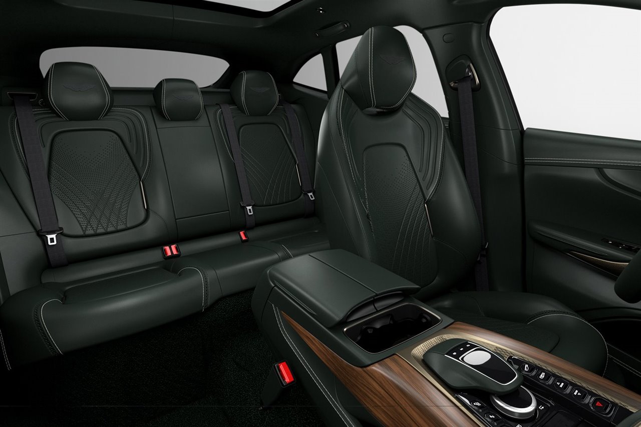 El Aston Martin DBX 130 William Adjaye Special Edition captura el espíritu de la marca como un automóvil construido a mano pero tecnológicamente avanzado.