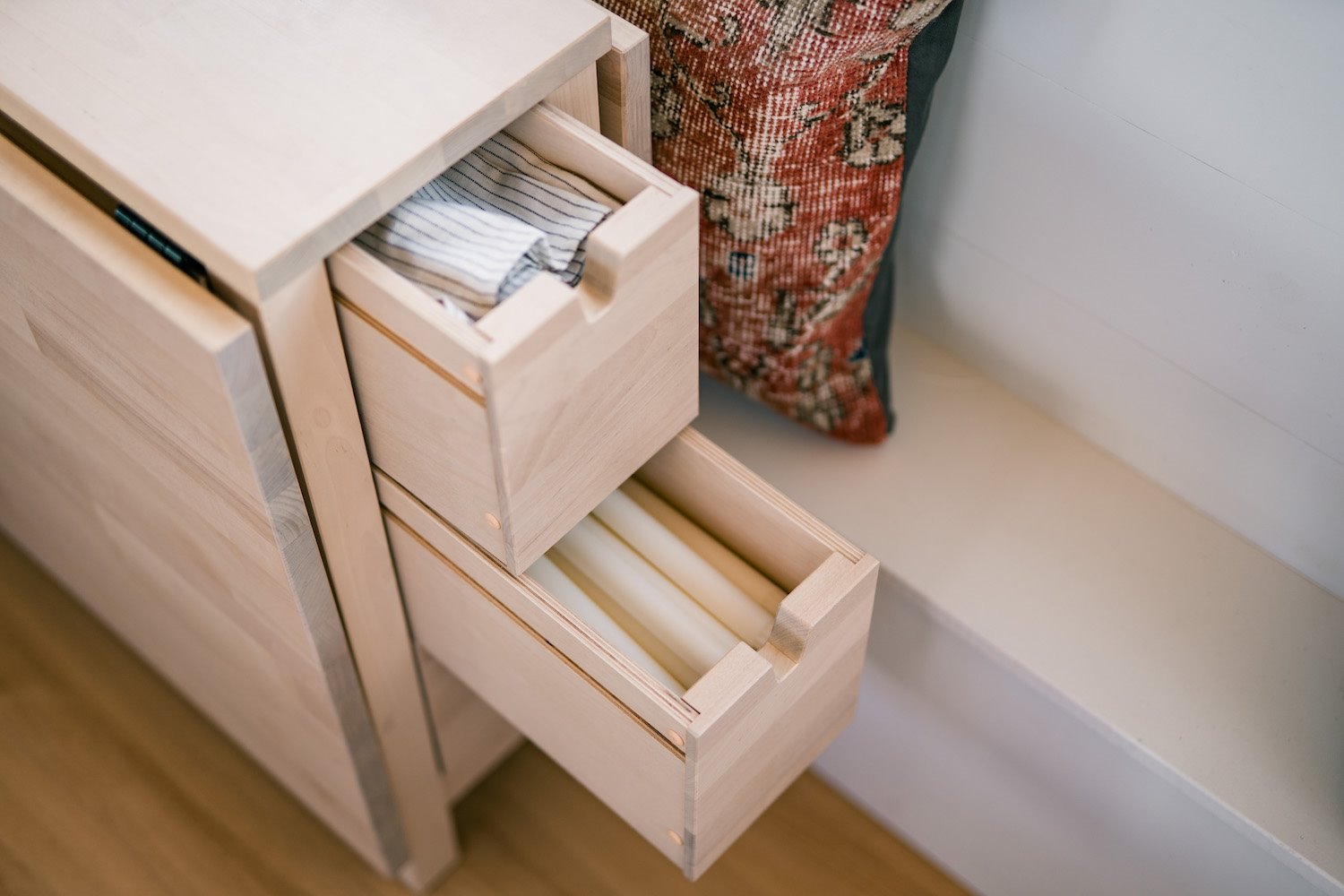 Mesa plegable con cajones de madera de la mini casa de ikea