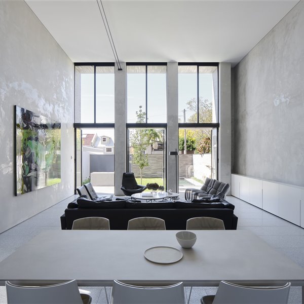 Salon y comedor abiertos al patio