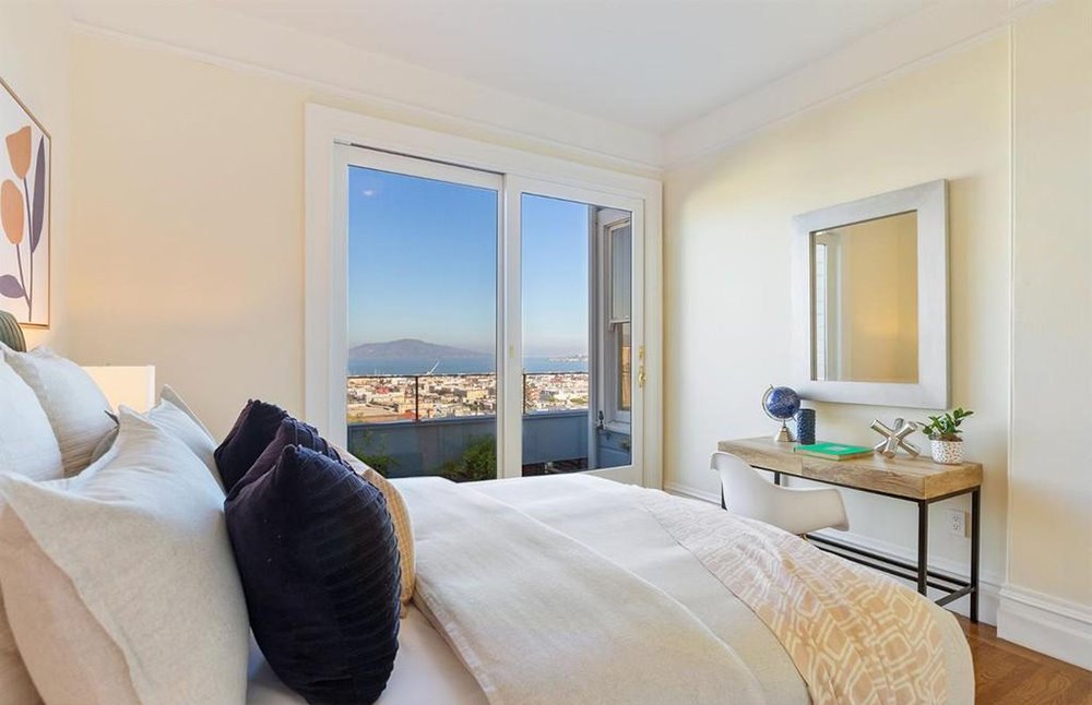 Dormitorio con vistas de la casa de Winona Ryder en San Francisco