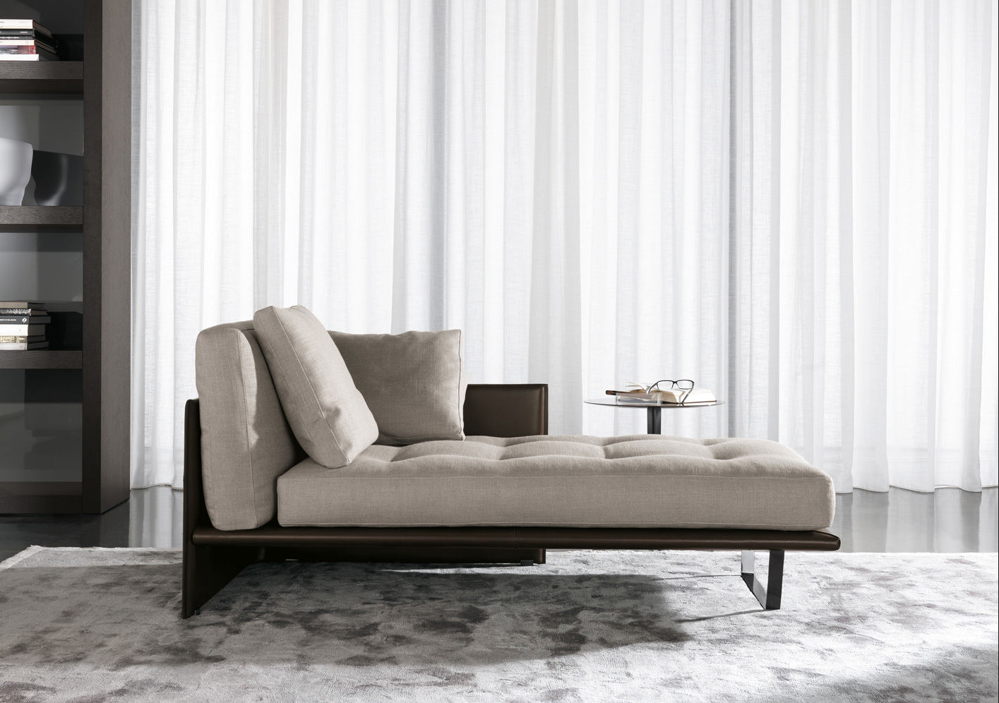divan de minotti. En diván