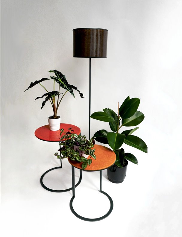 Cáscaras de naranja, hierba cortada y pulpa de zanahoria convertidas en objetos de diseño