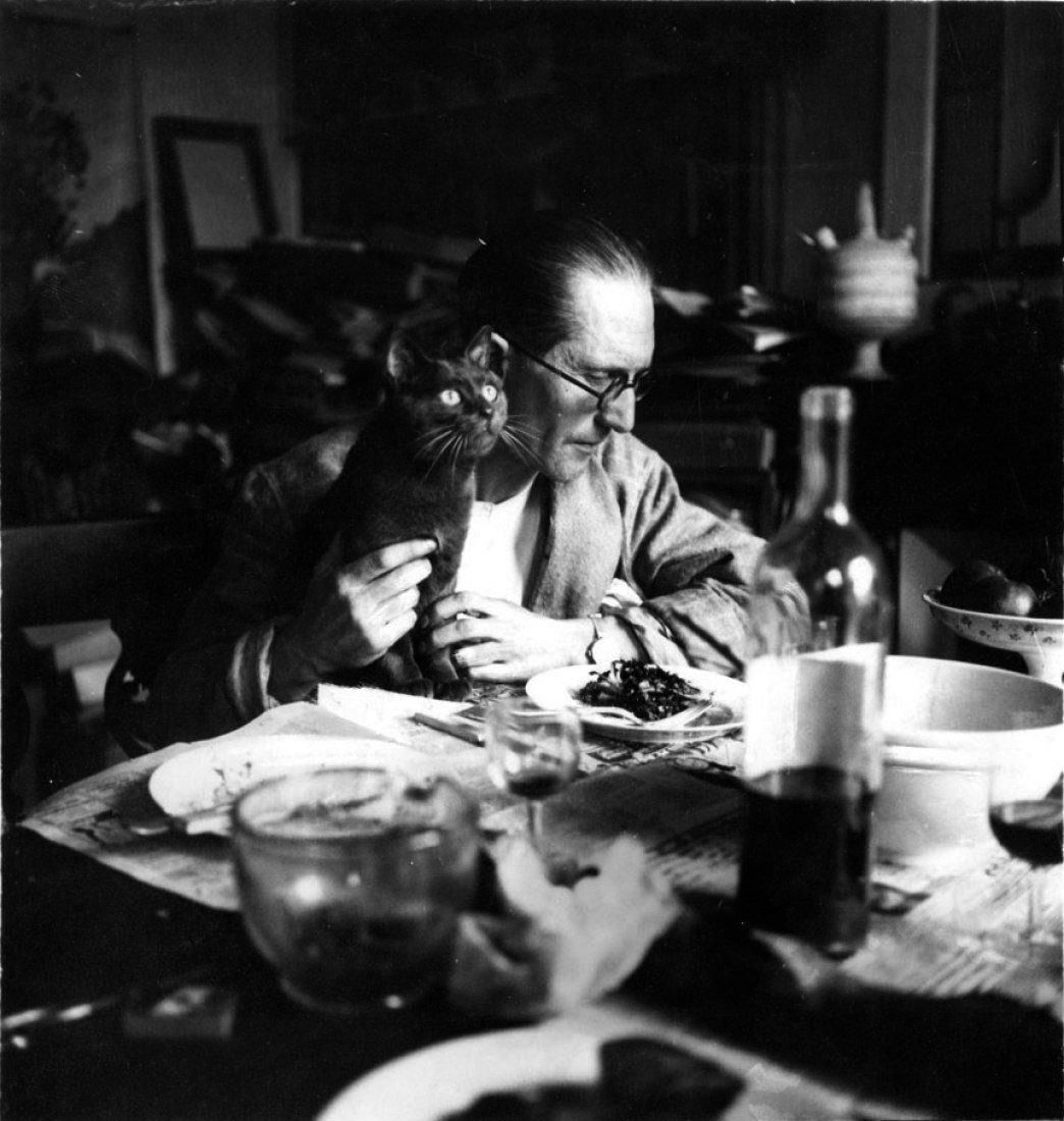 Le Corbusier con un gato