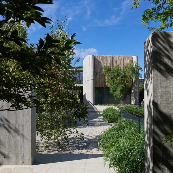 Esta casa de hormigón en Australia es lo más parecido a un palacete contemporáneo