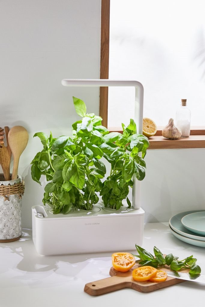 Maceta con lampara para cultivar plantas aromaticas desde casa. Versión mini