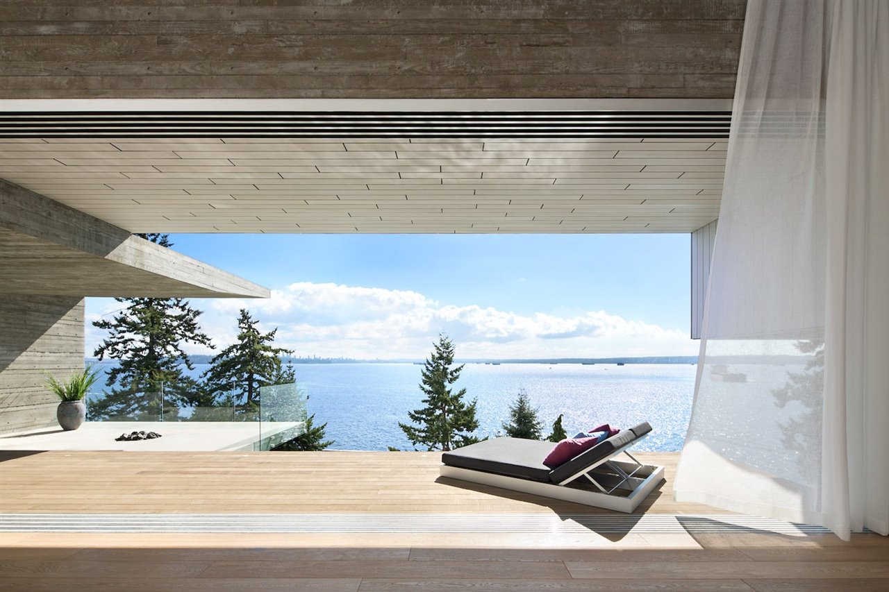 En el proyecto residencial The Sunset House, en Vancouver, concebido por la firma de arquitectura Mcleod Bovell, las camas reclinables Chill, de Gandiablasco, son las protagonistas de esta idílica atalaya.   
